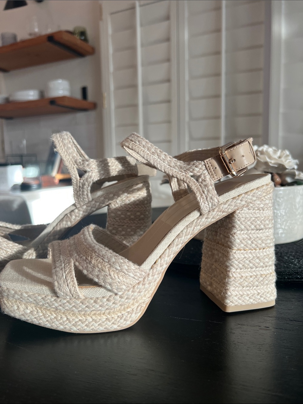 NWT SZ 8.5 Dolce Vita Cream Woven Platform Sandals/Heels - Picture 2 of 9